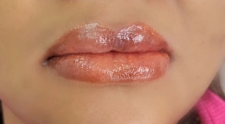 Mirror Mirror Permanent Makeup and Beauty image 3