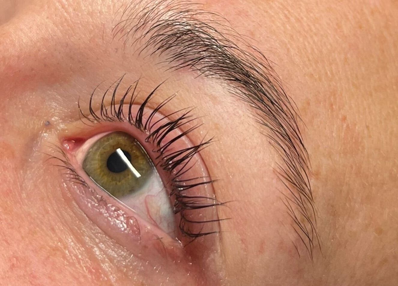 Close-up of eyelash extension at Josie Leah’s Beauty, Montriond, Auvergne-rhône-alpes, FR.