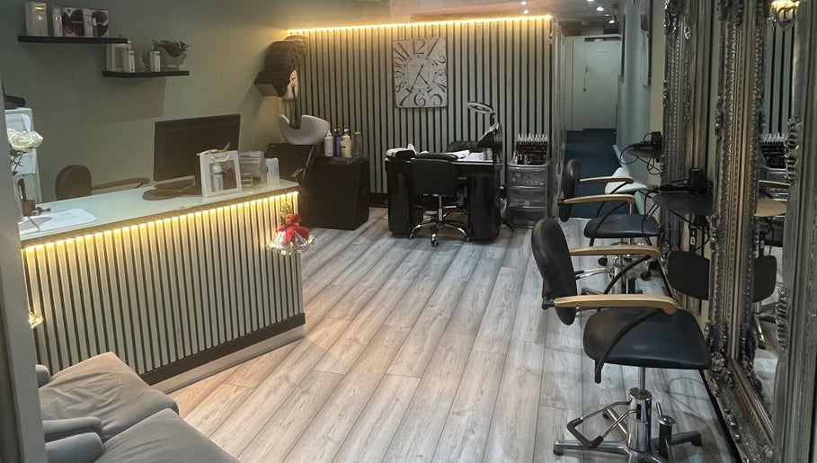 VB Nails & Hair based at Company hair studio – kuva 1