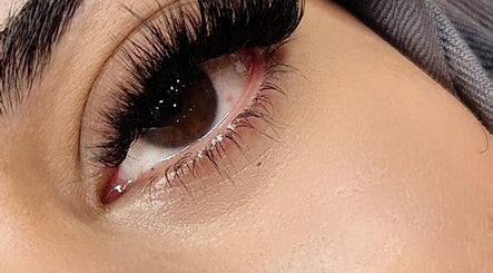 London Lash Lounge Chiswick image 3