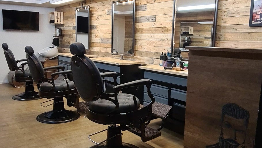 Harvey's Barbers – obraz 1