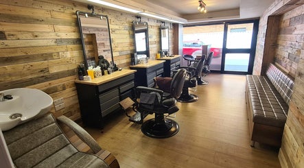 Harvey's Barbers slika 3