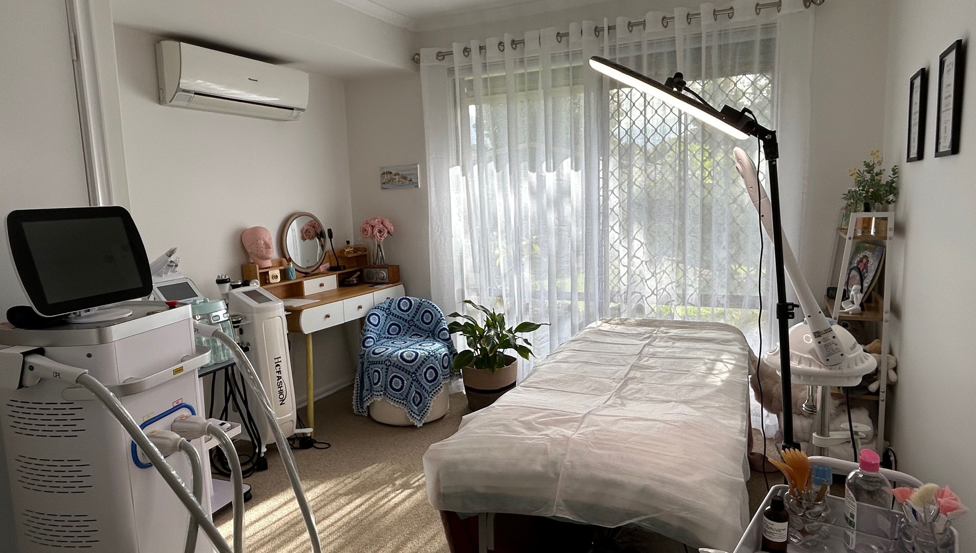 Modern treatment room at Bella Beauty Studio, Leeming, Western Australia, AU with equipment and welcoming ambiance.