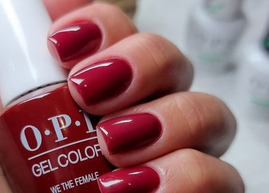 Unhas pintadas de vermelho com esmalte OPI no Estúdio Cleidy Costa, Lakemba, New South Wales, AU.