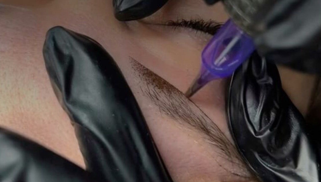Eyebrow microblading at Francieli Fabri PMU in Woking, England, GB.