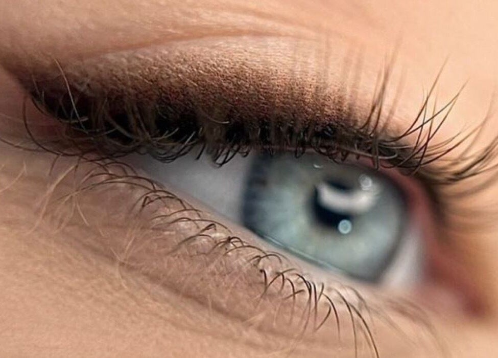 Close-up of expertly applied eyeliner at Francieli Fabri PMU in Woking, England, GB.