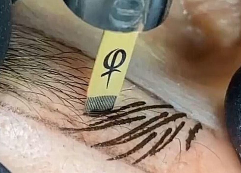 Microblading in action at Francieli Fabri PMU, Woking, England. Enhancing brows with precision and expertise.