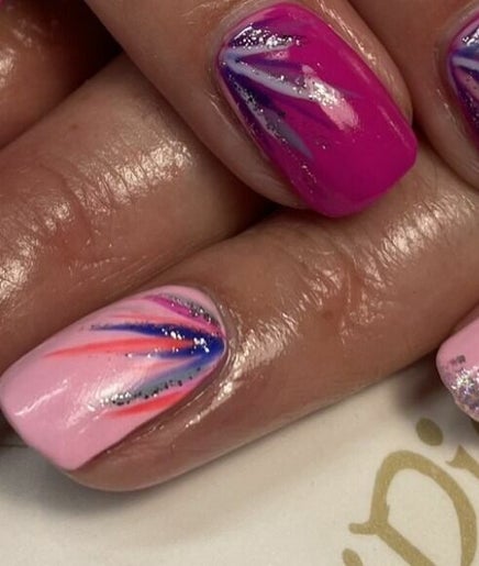 Nails and Beauty by Rebecca Collett Bild 2