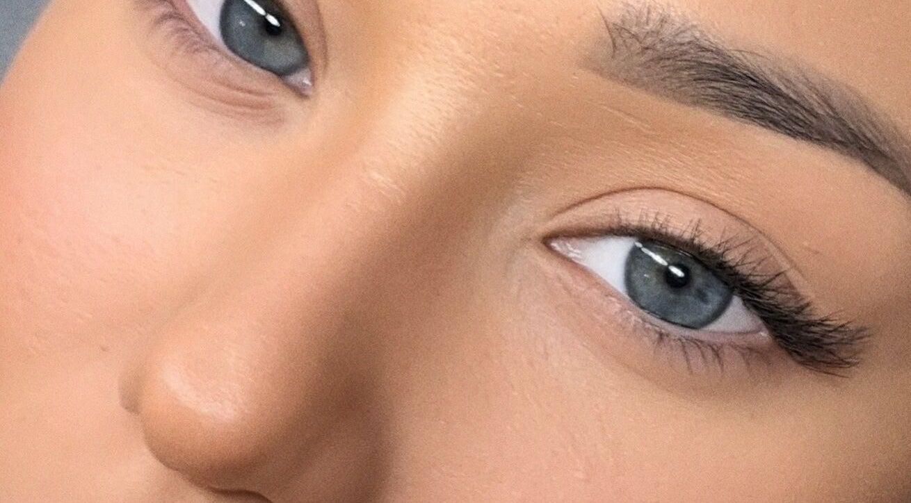 Moteris su gražiai suformuotomis blakstienomis Best Lashes in the City Vilnius, Vilnius, Vilniaus Apskritis, LT.