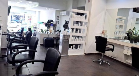 MISEL GROUP  Κομμωτήριο Αιγάλεω – kuva 2