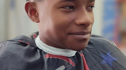 Elegant Barber Studio imej 2