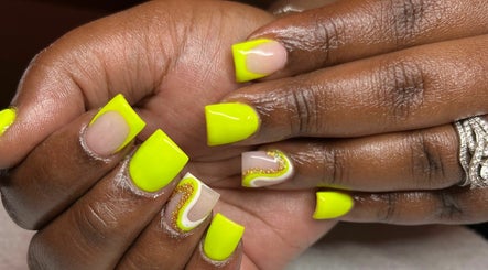 Quality Time Nails by Danielle imaginea 3