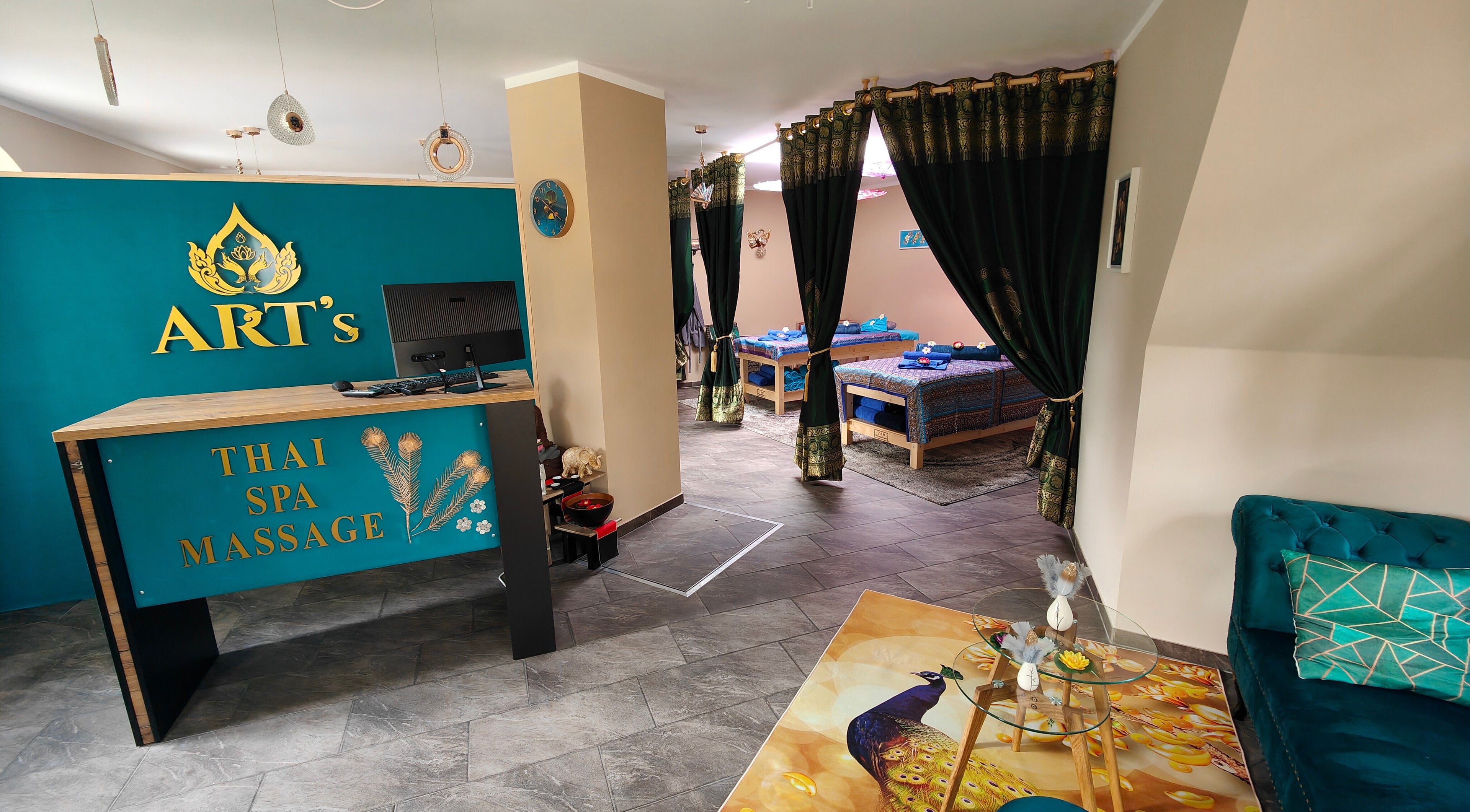Empfangsbereich von Art's Massage in Bautzen, Sachsen, DE mit gemütlichen Thai-Massageräumen.