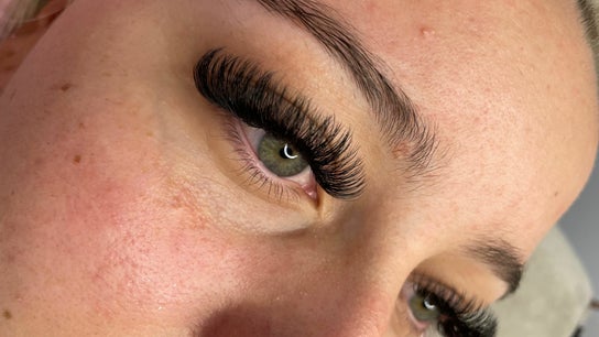 Lash Lounge by Kiana