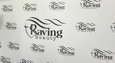 Raving Beauty – kuva 3