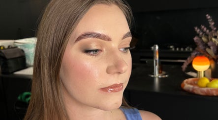 Dystinct Beauty image 2